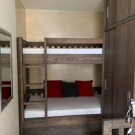 Haus Lothringen, 8 *