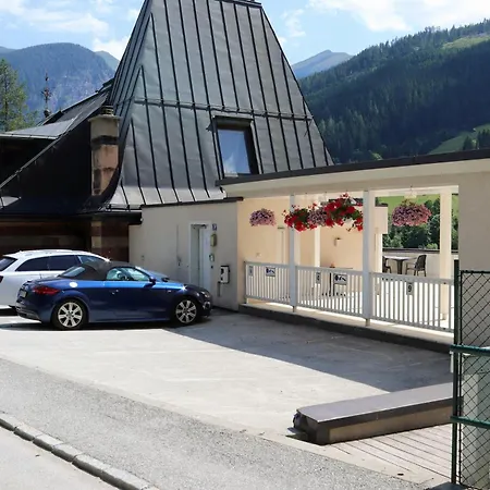 Haus Lothringen, 8 *